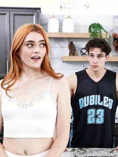 Gracey Snow Wants The Whole Team To Breed Her